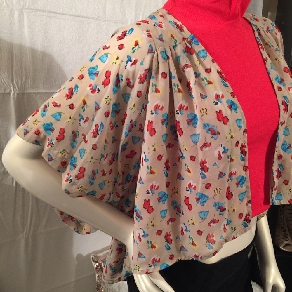 Free Hug oversized Nude Floral Cropped Cardigan